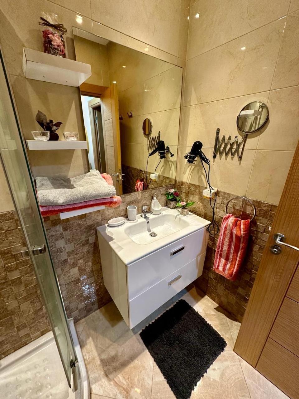 Ferienwohnung Apparemment De Luxe Vue Piscine Bouznika Exterior foto