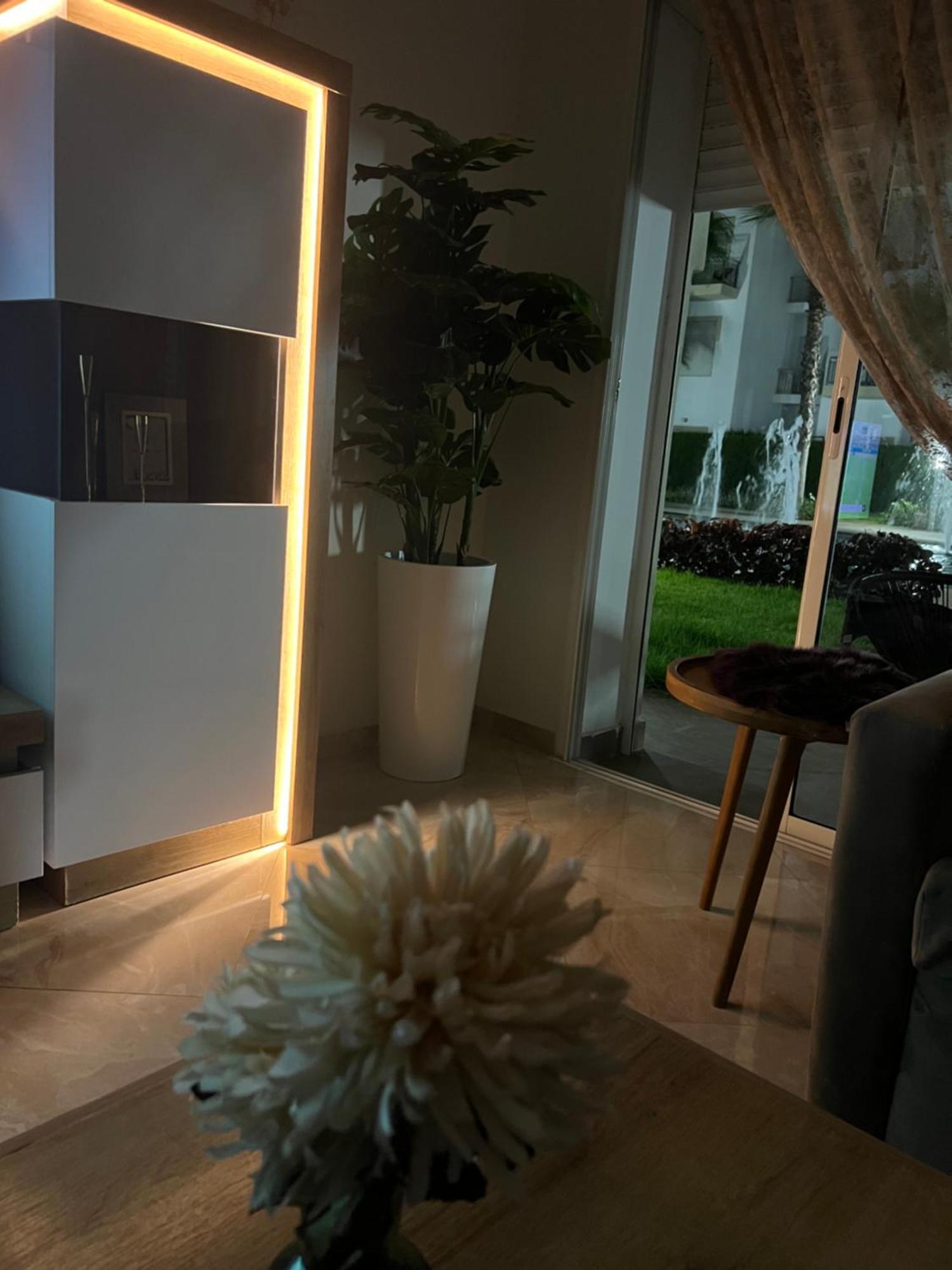 Ferienwohnung Apparemment De Luxe Vue Piscine Bouznika Exterior foto